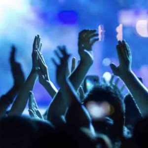Patrick Bruel, Christophe Maé et Akhenaton ont exprimé lundi leur soutien aux entrepreneurs du spectacle vivant