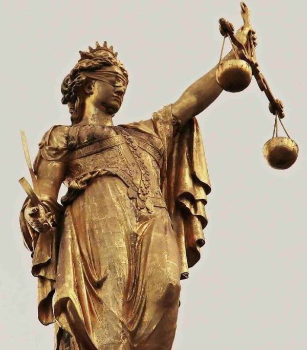 Numérisation accrue et moins de tribunaux dans les systèmes judiciaires en Europe