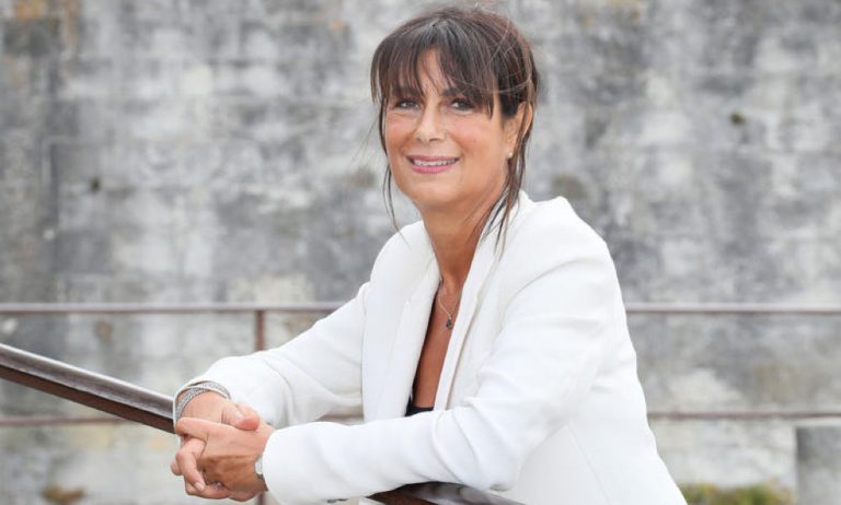 A. HOLMES (France Télévisions) : « Le renouvellement de la fiction française porte ses fruits »