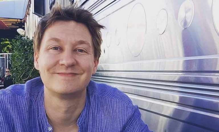 S. DOS SANTOS (La Chouette Compagnie) : «On essaie d’imposer la culture du showrunner»