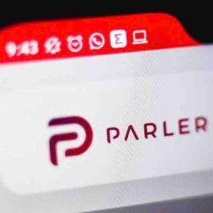 Le réseau social conservateur Parler hors ligne après son expulsion par Amazon, Apple et Google
