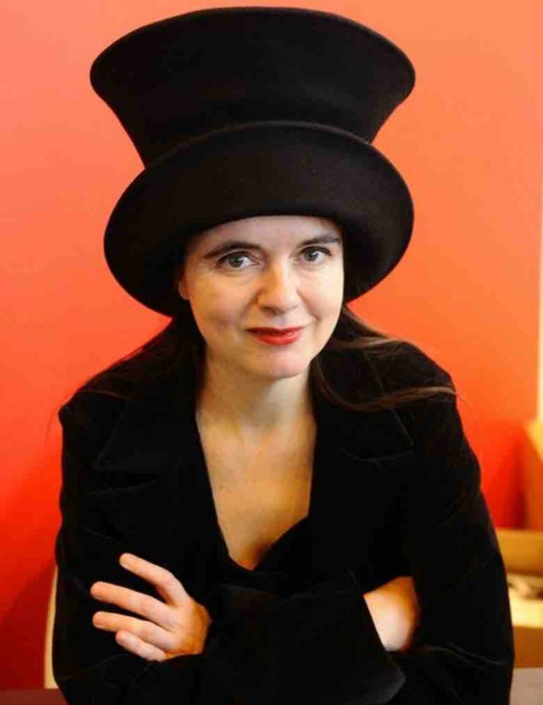 Amélie Nothomb fait ses premiers pas dans l’univers de l’audio avec une série sonore autour des mythologies