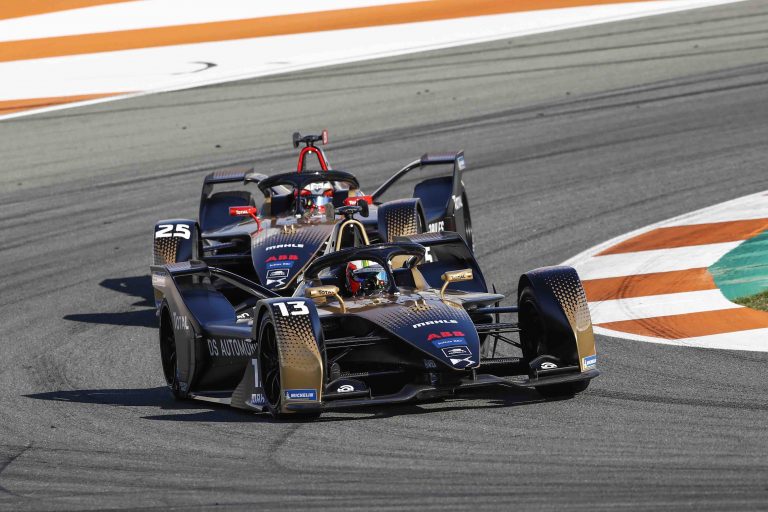 Au cœur de la révolution du sport automobile électrique, Discovery étend sa couverture de la Formule E