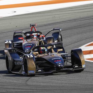 Au cœur de la révolution du sport automobile électrique, Discovery étend sa couverture de la Formule E