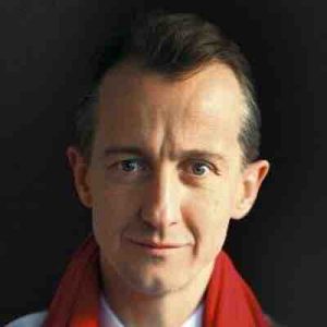 Le journaliste Christophe Barbier rejoint Radio J, une radio communautaire juive, pour une interview quotidienne