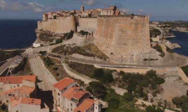 RMC Découverte : le documentaire inédit «Bonifacio, la forteresse des extrêmes» mercredi 17 mars à 21h05