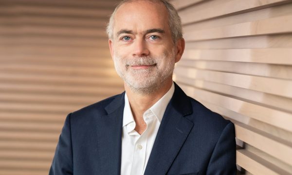 R. FERNANDEZ (Orange) : «Le déploiement de la 5G, qui est une priorité, se fera comme pour la 4G de manière progressive»