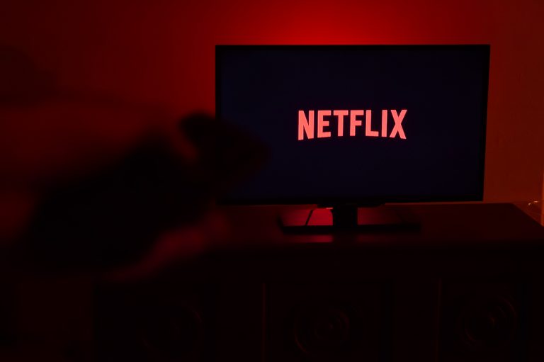 Netflix fait les yeux doux au cinéma français