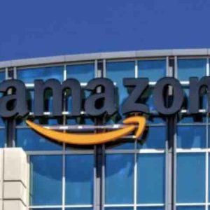Amazon : une employée afro américaine porte plainte contre le géant des technologies qu’elle accuse de discrimination