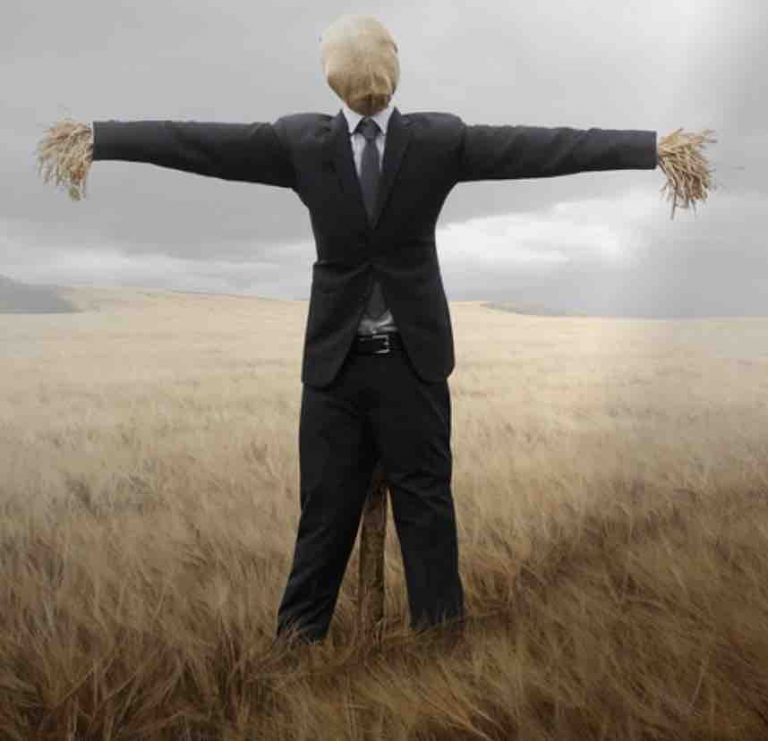 Jean-Xavier de Lestrade tourne pour ARTE la saison 2 de «Jeux d’influence» avec Alix Poisson et Laurent Stocker