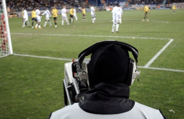 D1: les footballeuses jouent sur «des terrains pas adaptés» pour la retransmission TV