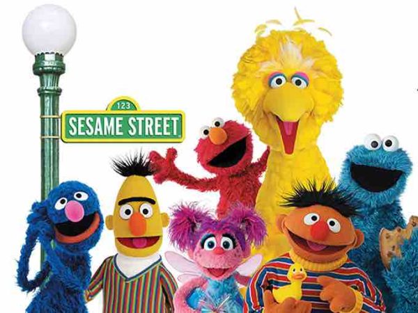 L’émission Sesame Street lance de nouvelles vidéos pour encourager le dialogue sur le racisme avec les enfants