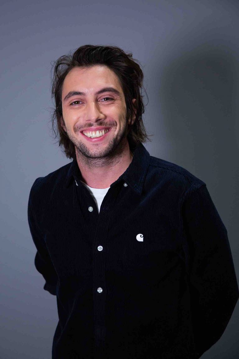 TMC : «Canap 95», le premier numéro du nouveau rendez-vous d’Etienne Carbonnier mardi 30 mars à 21h15