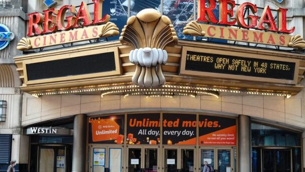 New York : les salles de cinéma réouvrent après un an de fermeture