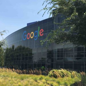 Pistage des utilisateurs: l’ONG autrichienne de protection de la vie privée en ligne NOYB porte plainte contre Google