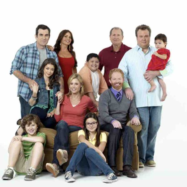 NRJ 12 : 3ème chaîne nationale et leader TNT auprès des FRDA-50 et des 25-34 ans dimanche avec «Modern Family»