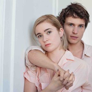STARZPLAY annonce Alice Englert et Nicholas Denton dans les rôles de Merteuil et Valmont pour la série «Dangerous Liaisons»