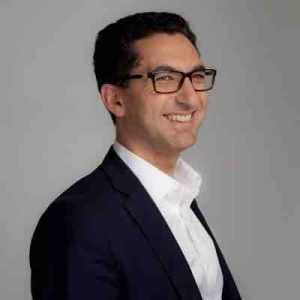 Canal+: Maxime Saada, homme jovial et ferme