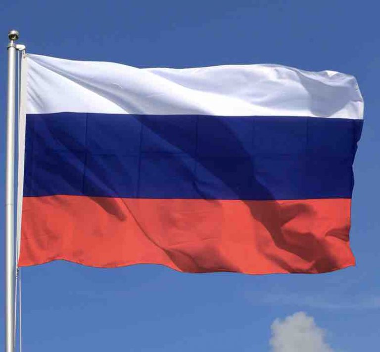 Le président russe Vladimir Poutine dément que la Russie s’apprête à fournir un satellite sophistiqué à l’Iran