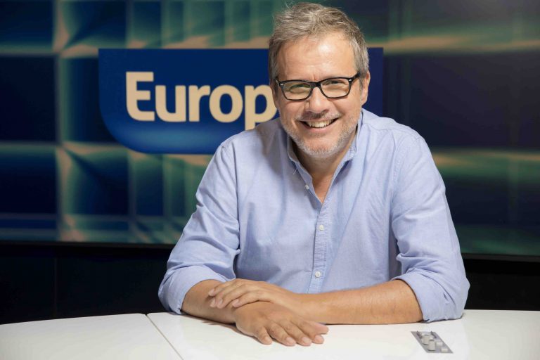 Europe 1 : Philippe Gougler revient pour une deuxième saison de «Et si on partait ?»