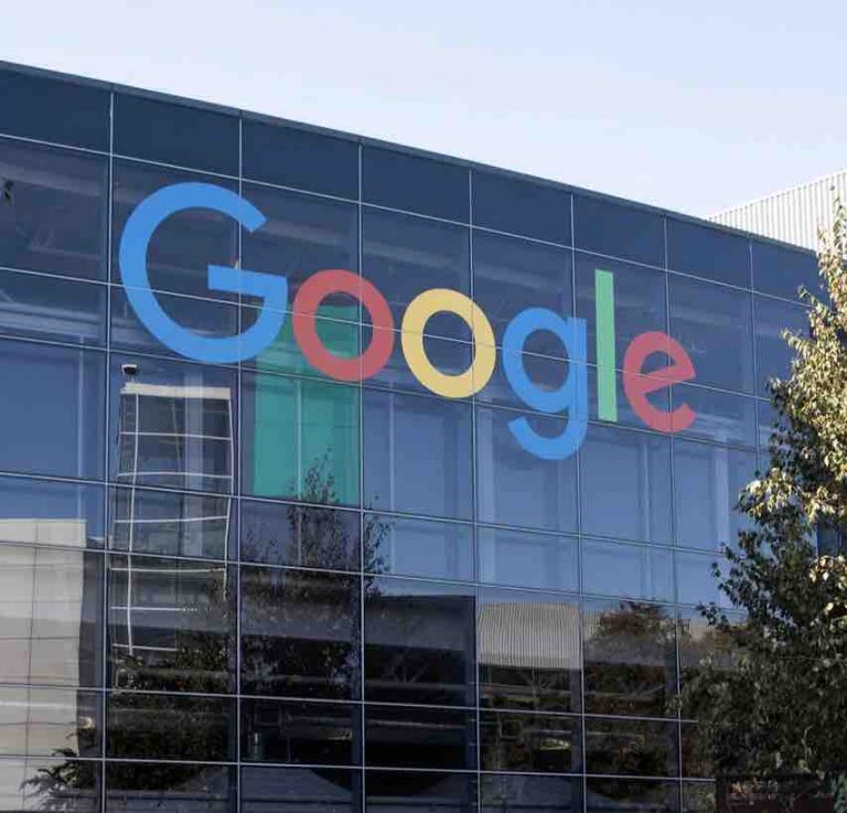 <strong>Google avance sur le marché du travail «hybride», sans pour autant délaisser les bureaux et salles de conférence traditionnels</strong>