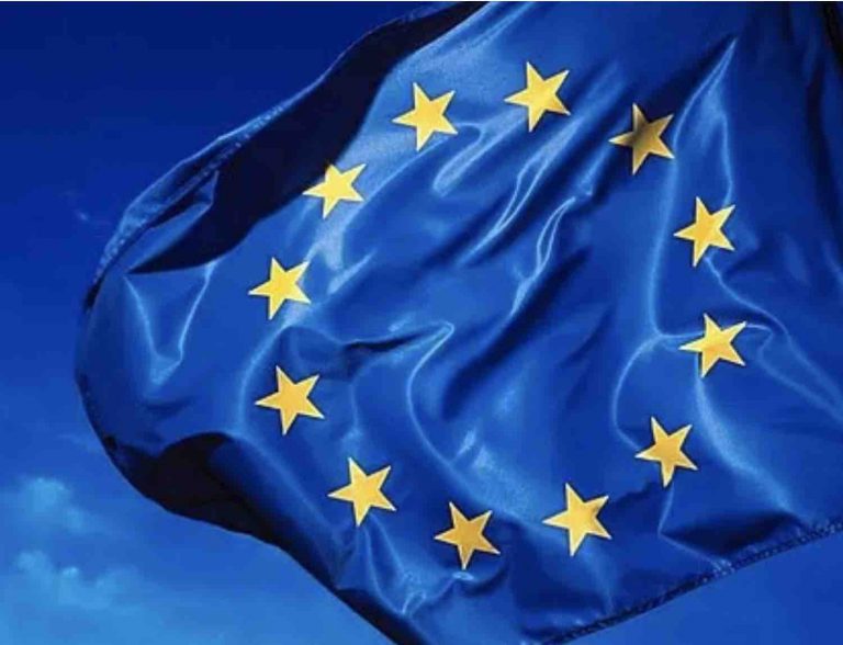 L’UE veut imposer un chargeur universel pour smartphone