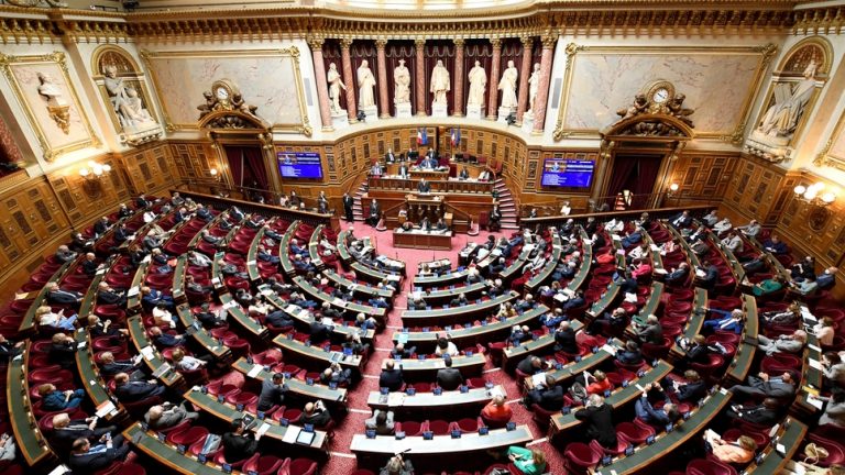 Le Parlement adopte un projet de loi renforçant la lutte contre le piratage audiovisuel
