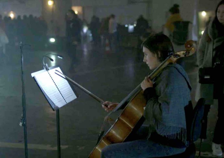 ARTE rend hommage à Christian Boltanski dès le 12 octobre avec «Fosse», une performance présentée dans le parking du Centre Pompidou