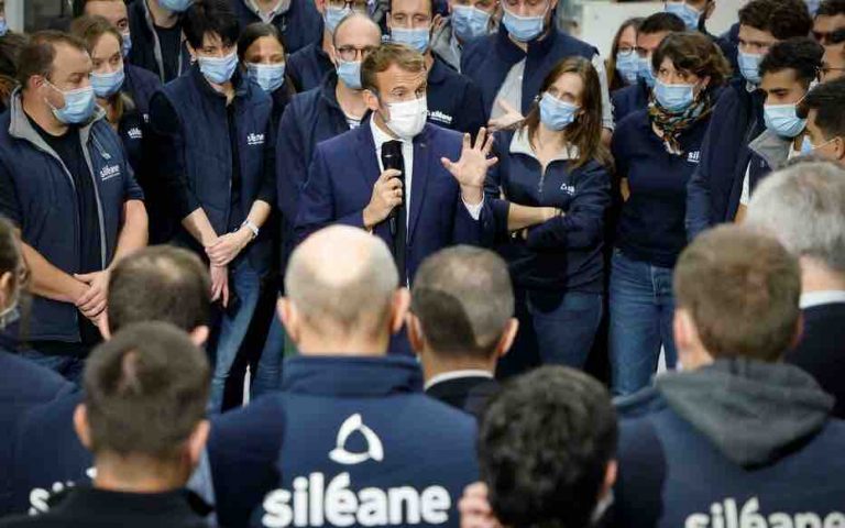 France : le plan d’investissement France 2030 consacrera 800 millions d’euros au secteur de la robotique, annonce Macron