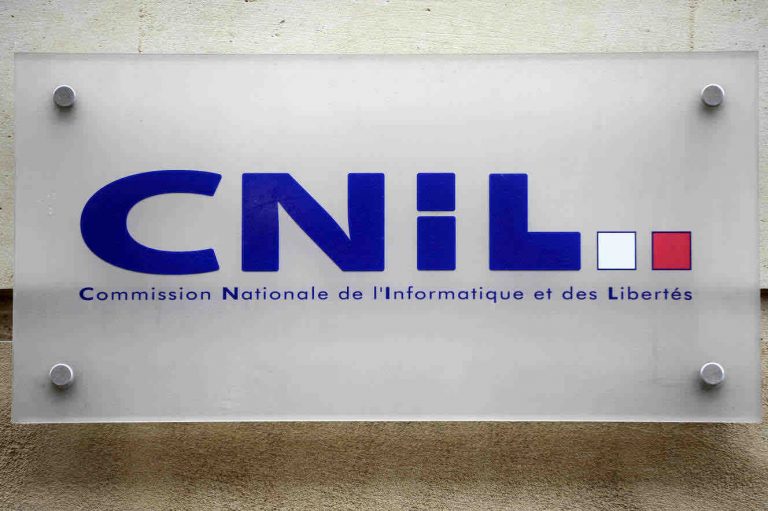 La Cnil, gardienne des libertés face au fichage informatique, rappelle à l’ordre le ministère de l’Intérieur sur son fichier des empreintes digitales