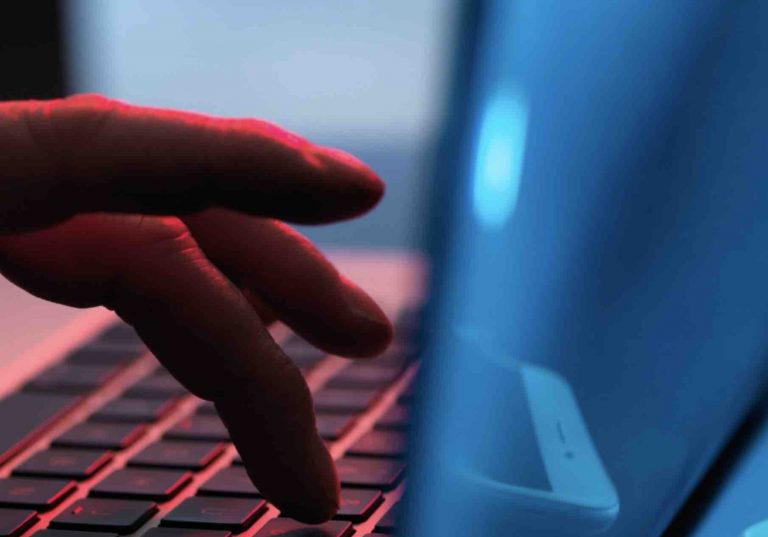 Singapour: le Parlement vote une loi encadrant strictement l’internet et les réseaux sociaux