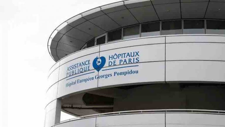 Un étudiant anti-pass mis en examen pour le piratage informatique des Hôpitaux de Paris