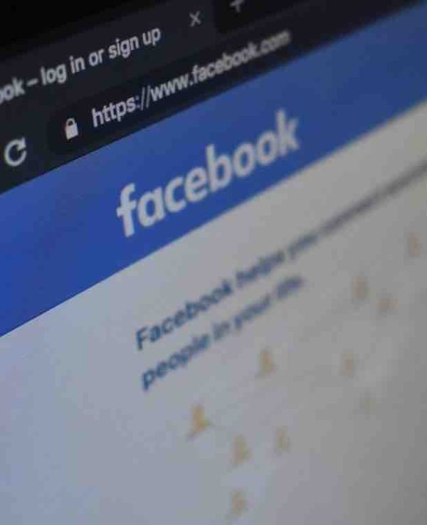 Des comptes Facebook d’Afghans visés par des pirates lors de l’offensive des talibans