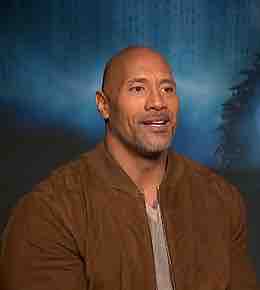 La star américaine Dwayne Johnson s’engage à ne plus utiliser de vraies armes à feu dans ses films