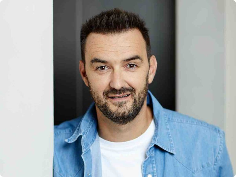 Cyril Lignac, star de la nouvelle campagne de Noël de Smartbox sur les chaînes du groupe M6