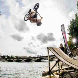 France tv distribution: la chaîne YouTube Riding Zone reçoit le Trophée du Créateur Or