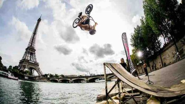 France tv distribution: la chaîne YouTube Riding Zone reçoit le Trophée du Créateur Or