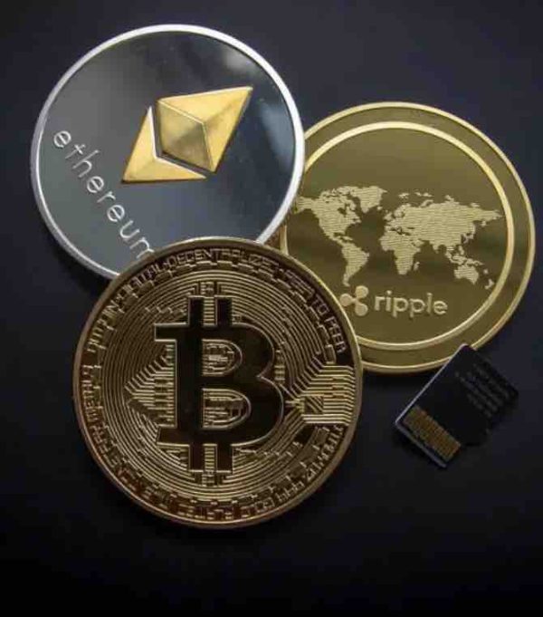 La cryptomonnaie Omicron fait l’objet d’une activité frénétique et d’un cours qui joue aux montagnes russes avec le nouveau variant du coronavirus