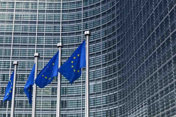 UE: accord trouvé pour prolonger de dix ans la suppression des frais du «roaming»