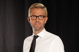 A.DELPÉRIER (Yahoo France) : «Nous sommes les seuls sur le marché à proposer des émissions en plusieurs formats (écrit, audio, vidéo)»