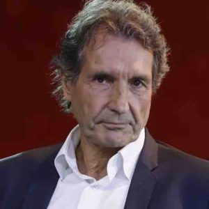 L’animateur de télévision et de radio Jean-Jacques Bourdin regrette «la décision unilatérale du Groupe BFMTV et RMC» de l’écarter de leurs antennes