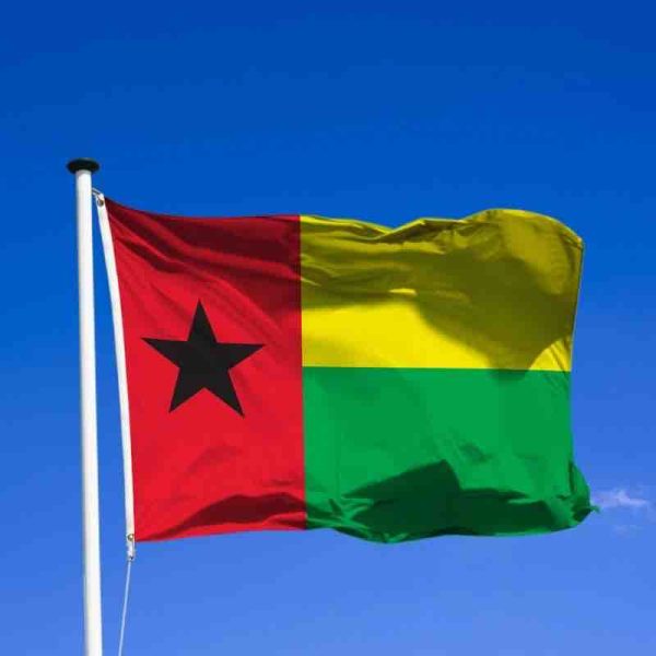Bissau: des hommes armés encagoulés attaquent une radio critique du pouvoir
