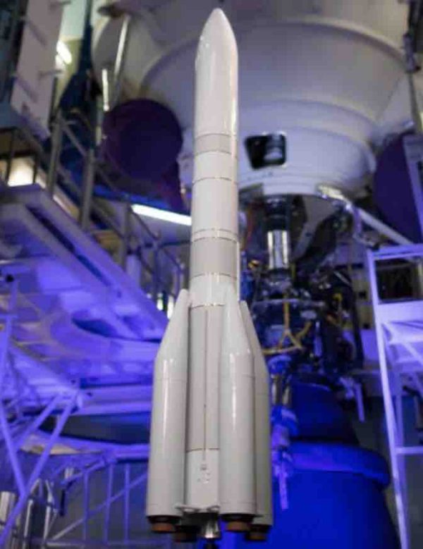 Emmanuel Macron va appeler mercredi l’Europe à «se lancer fortement dans la compétition internationale» de l’espace
