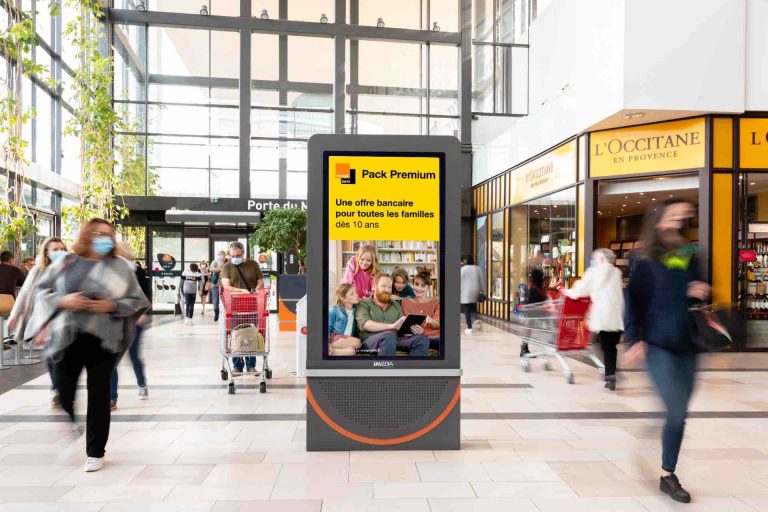 Displayce : Orange Bank opte pour une campagne DOOH programmatique pour accroître sa notoriété