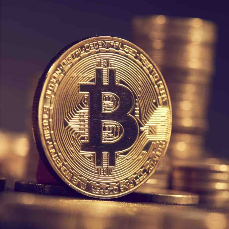 Escroquerie au bitcoin : le tribunal de Castres condamne un homme et son père