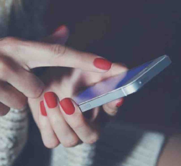 Un collectif de parents d’élèves à Poitiers réclament un moratoire sur les tablettes en école maternelle