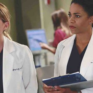L’hôpital n’en finit pas d’inspirer des séries qui alertent sur le difficile quotidien des soignants