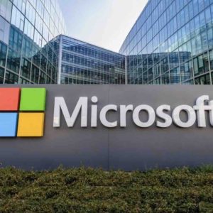 Présomptions de pots-de-vin au Moyen-Orient et en Afrique: le groupe informatique Microsoft dit avoir renvoyé des employés