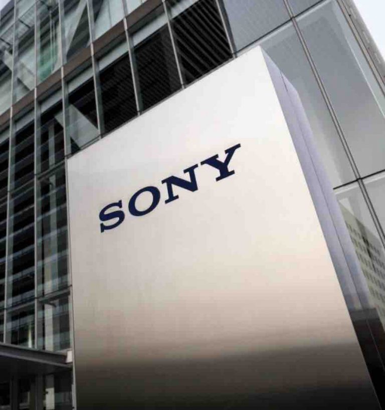 Ukraine: les géants japonais du jeu vidéo Sony et Nintendo suspendent leurs expéditions à destination de la Russie