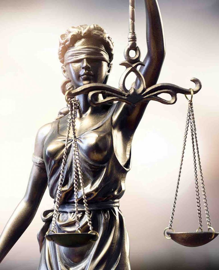 Appel du non-lieu pour viol en faveur de Luc Besson : la cour d’appel de Paris rendra sa décision le 24 mai